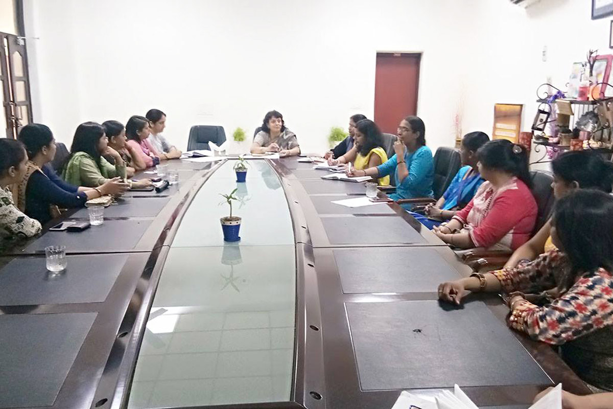 studenta-with-teacher