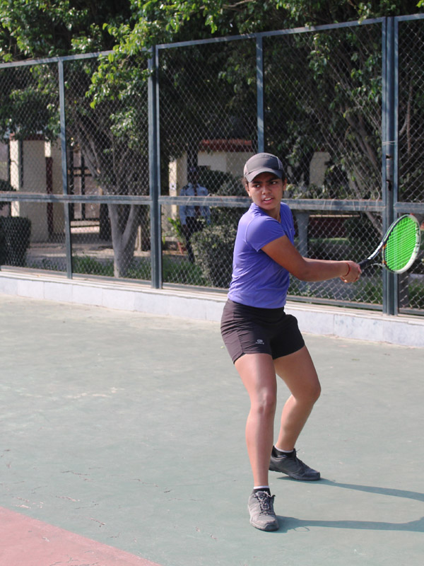  Lawn Tennis Photo1